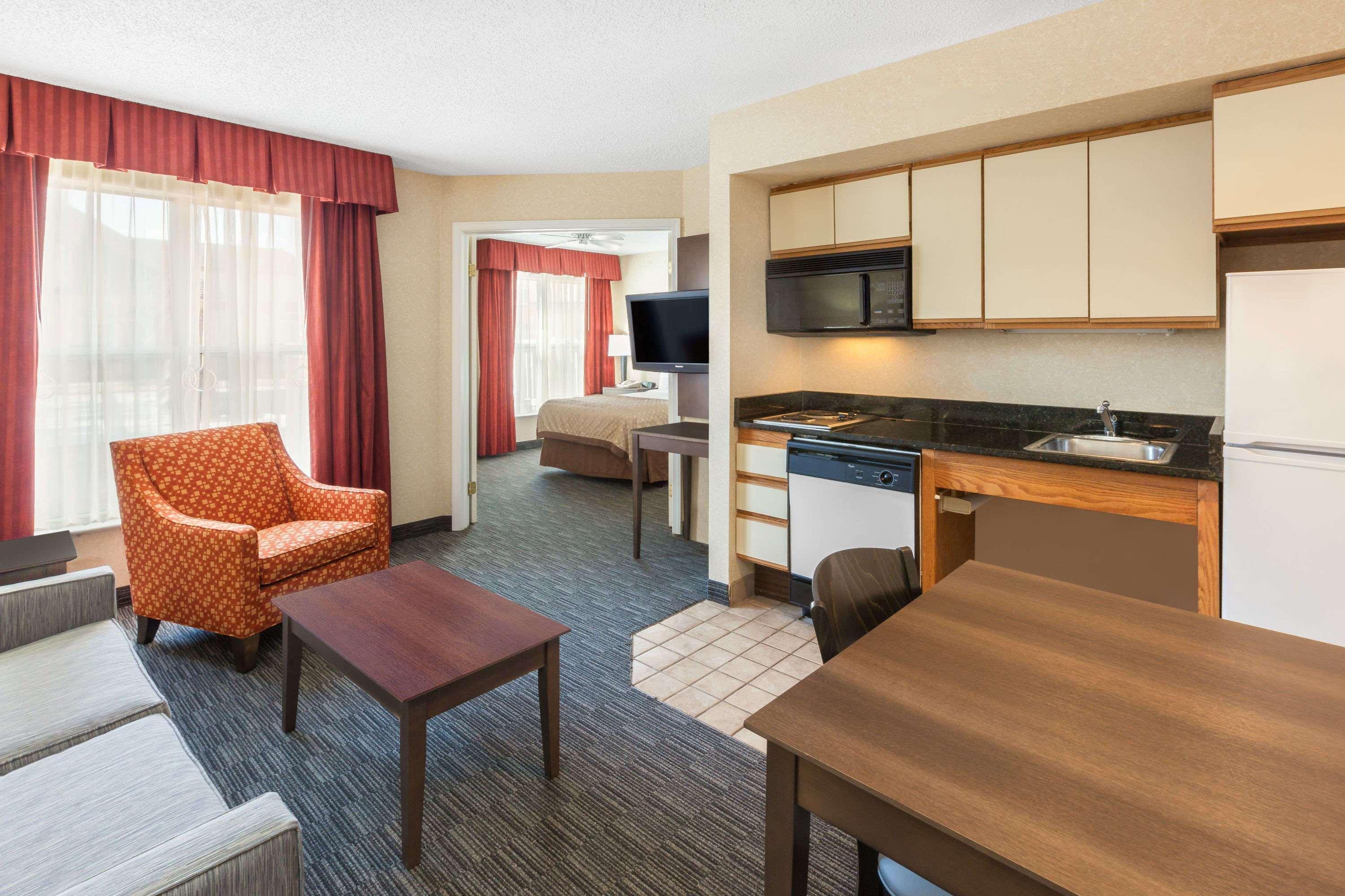 Affordable Suites Of America Detroit-沃伦 外观 照片