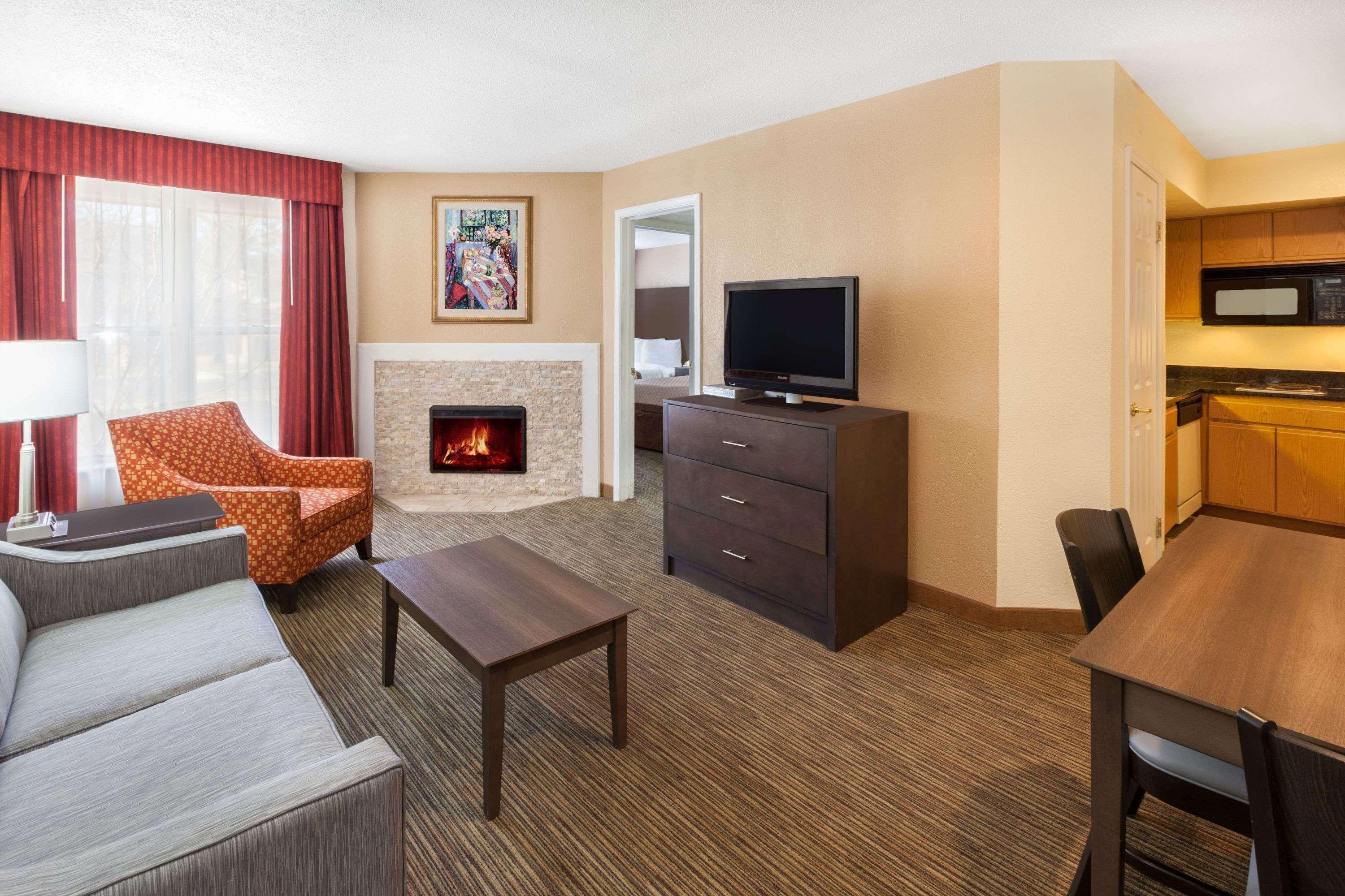 Affordable Suites Of America Detroit-沃伦 外观 照片