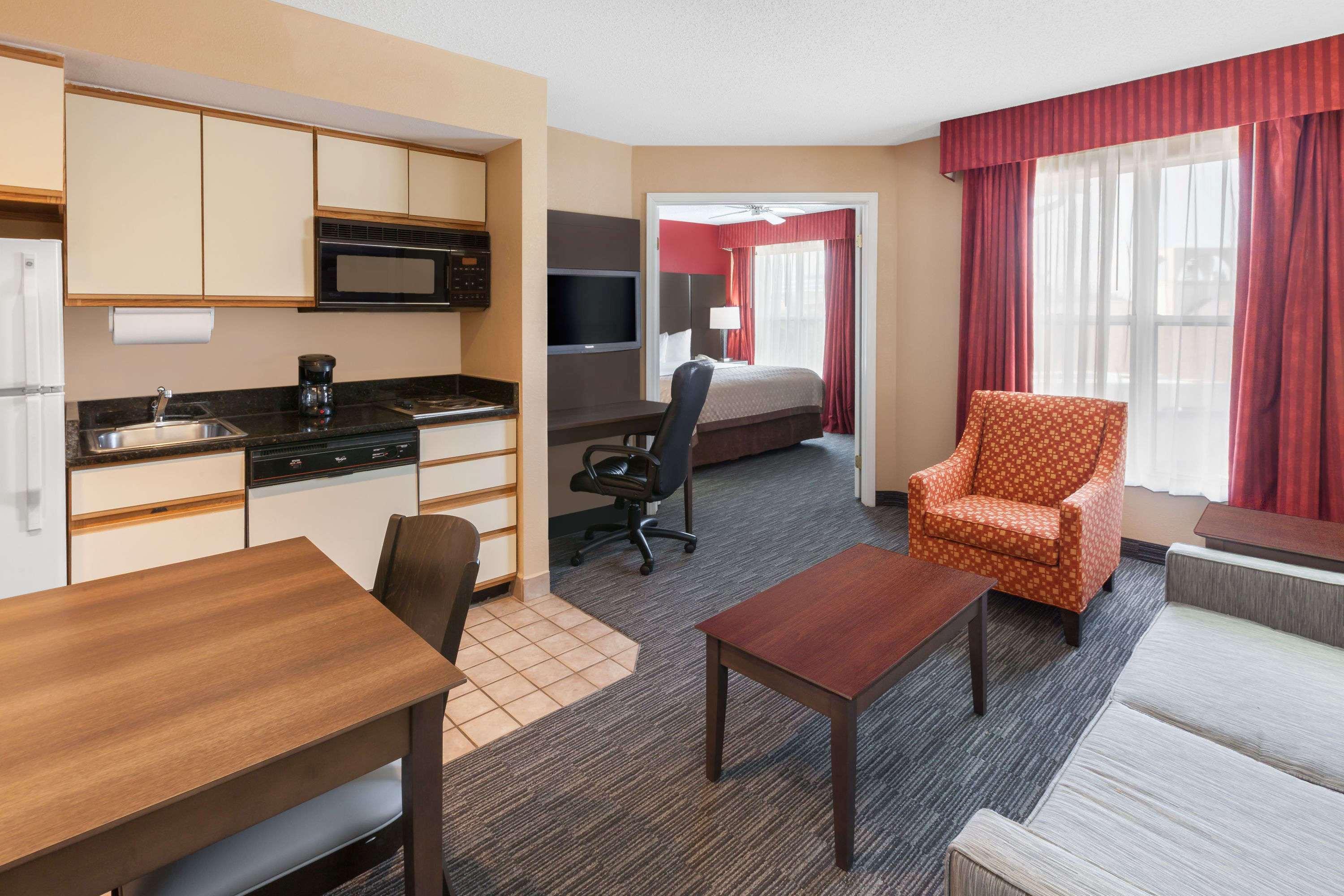 Affordable Suites Of America Detroit-沃伦 外观 照片
